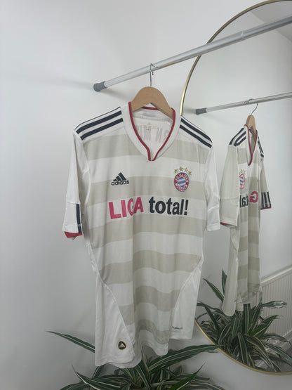 Bayern Munich Away 2010/12 Size L