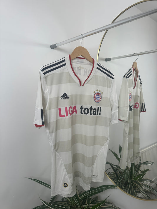Bayern Munich Away 2010/12 Size L
