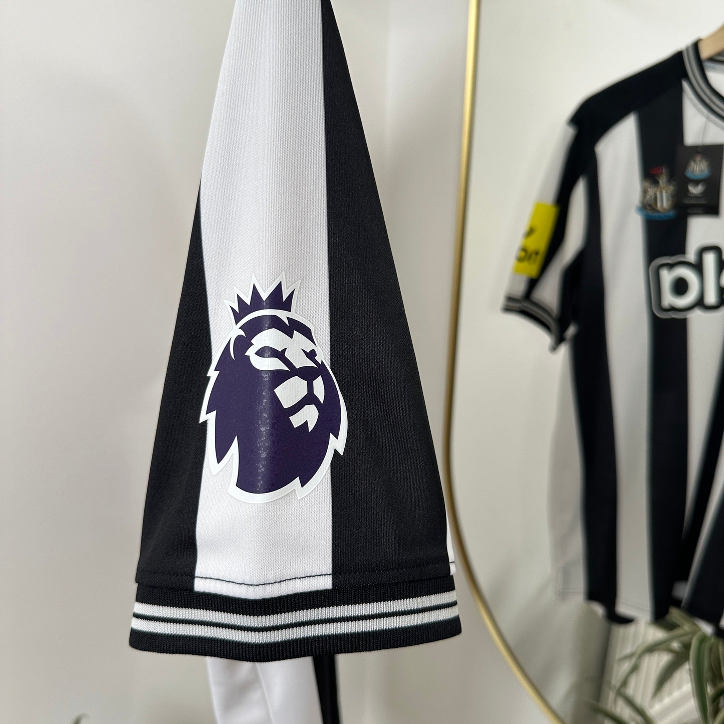 Newcastle Home 2023/24 Harvey Barnes Size XL